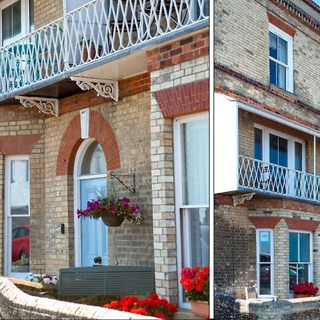 14 Market Cross Place - Beachfront Location With Lovely Sea Views - Aldeburgh Coastal Cottages Esterno foto
