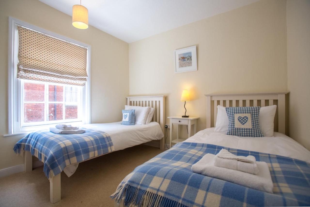14 Market Cross Place - Beachfront Location With Lovely Sea Views - Aldeburgh Coastal Cottages Esterno foto
