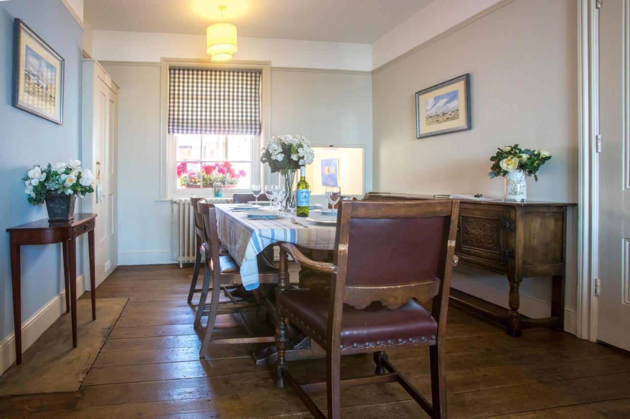 14 Market Cross Place - Beachfront Location With Lovely Sea Views - Aldeburgh Coastal Cottages Esterno foto