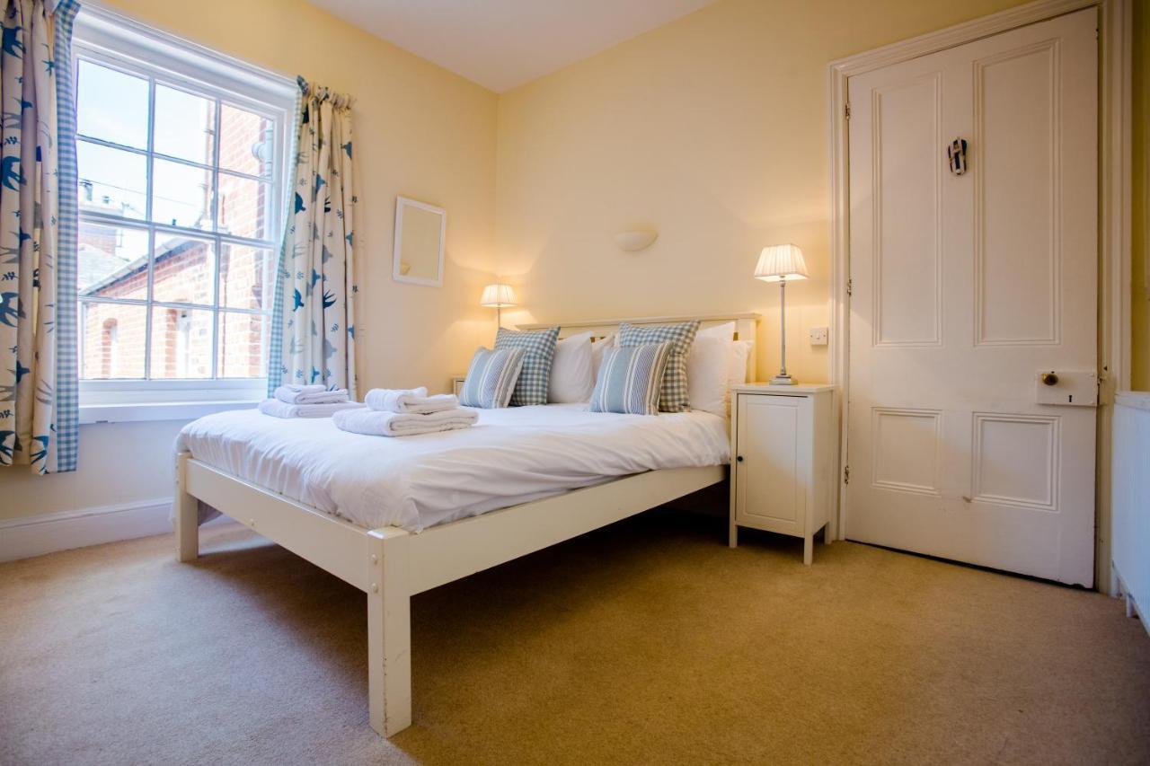 14 Market Cross Place - Beachfront Location With Lovely Sea Views - Aldeburgh Coastal Cottages Esterno foto